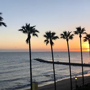 Beachfront Appartement Marbellac